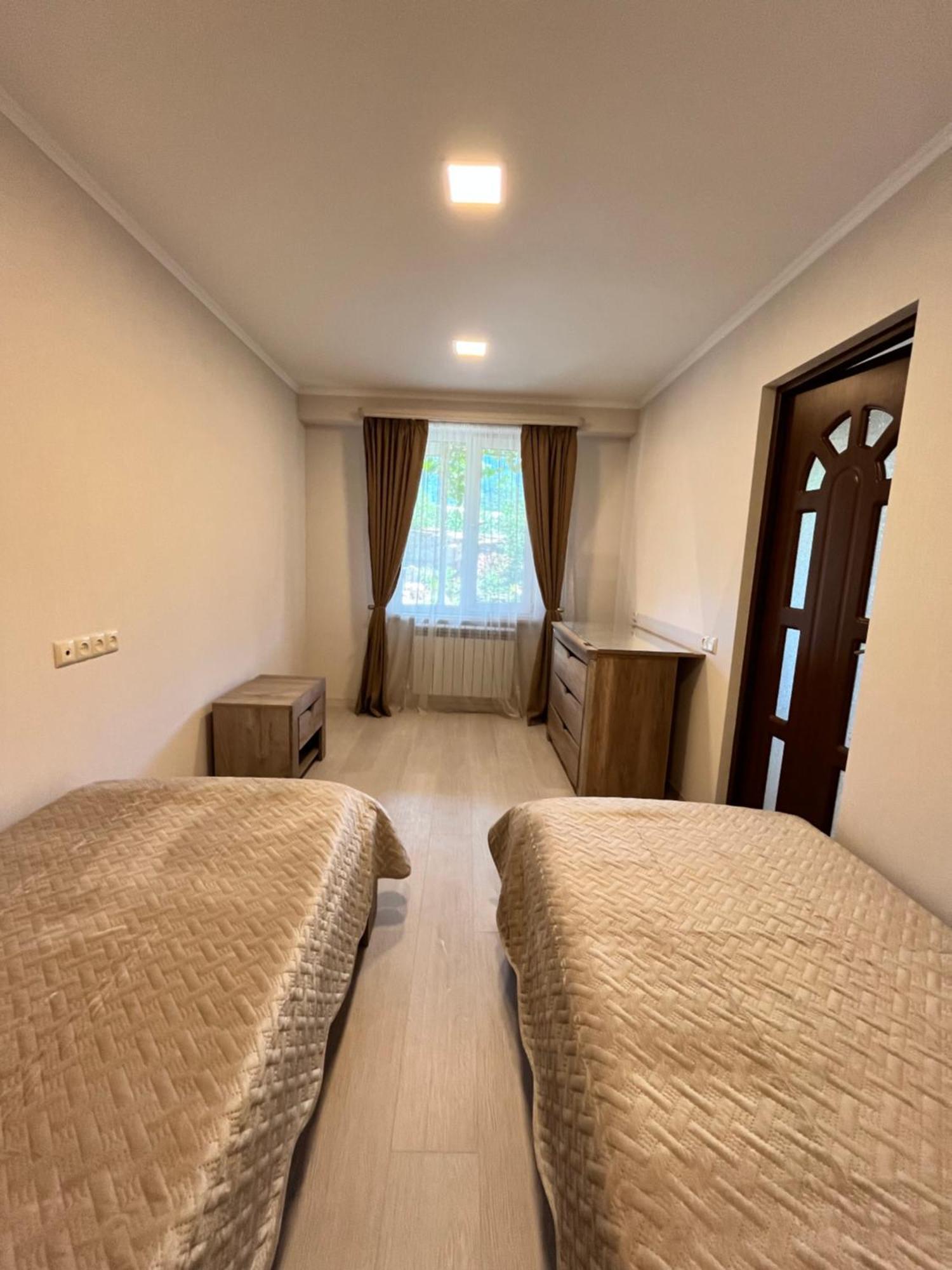 Green Park Guest House Дилижан Экстерьер фото